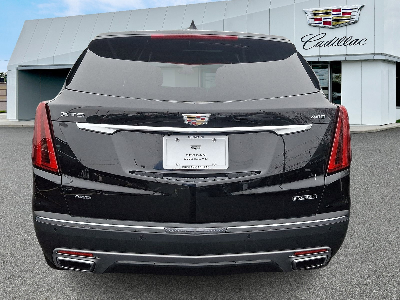 Certified 2025 Cadillac XT5 Premium Luxury w/ LPO, Floor Liner Package image 4