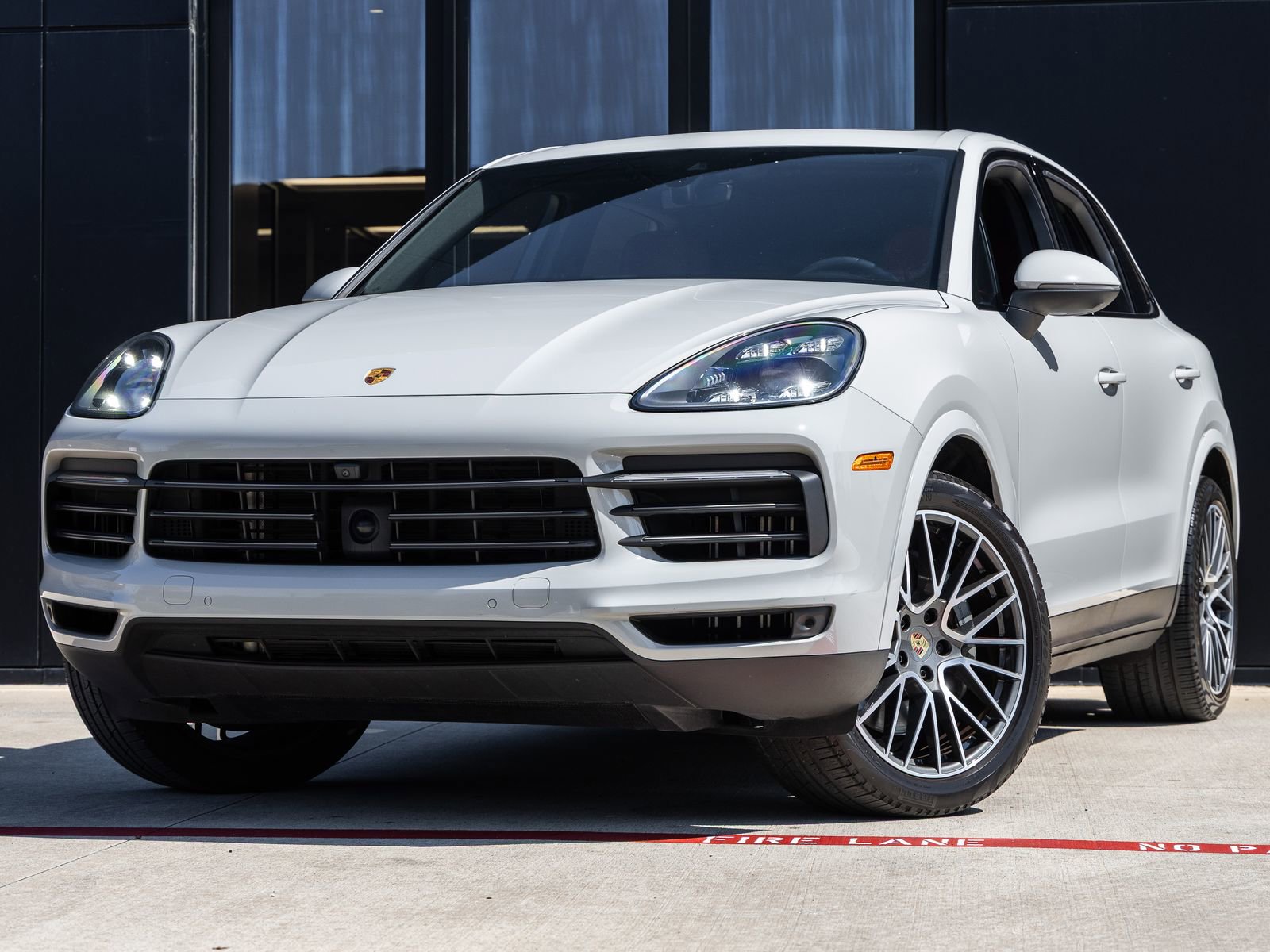 Certified 2023 Porsche Cayenne S Platinum AWD/4WD image 1