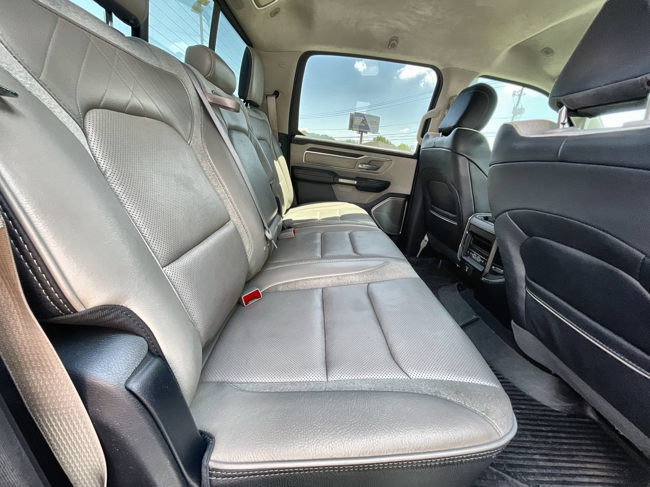 Used 2023 RAM 1500 Limited AWD/4WD image 27