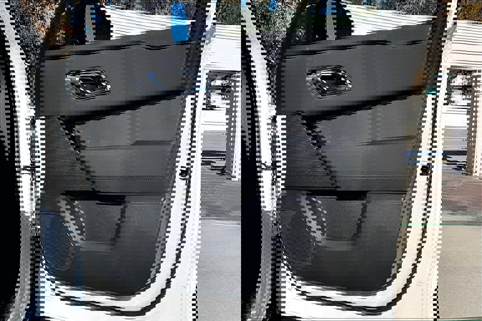 Used 2025 Land Rover Range Rover Velar Dynamic SE image 28