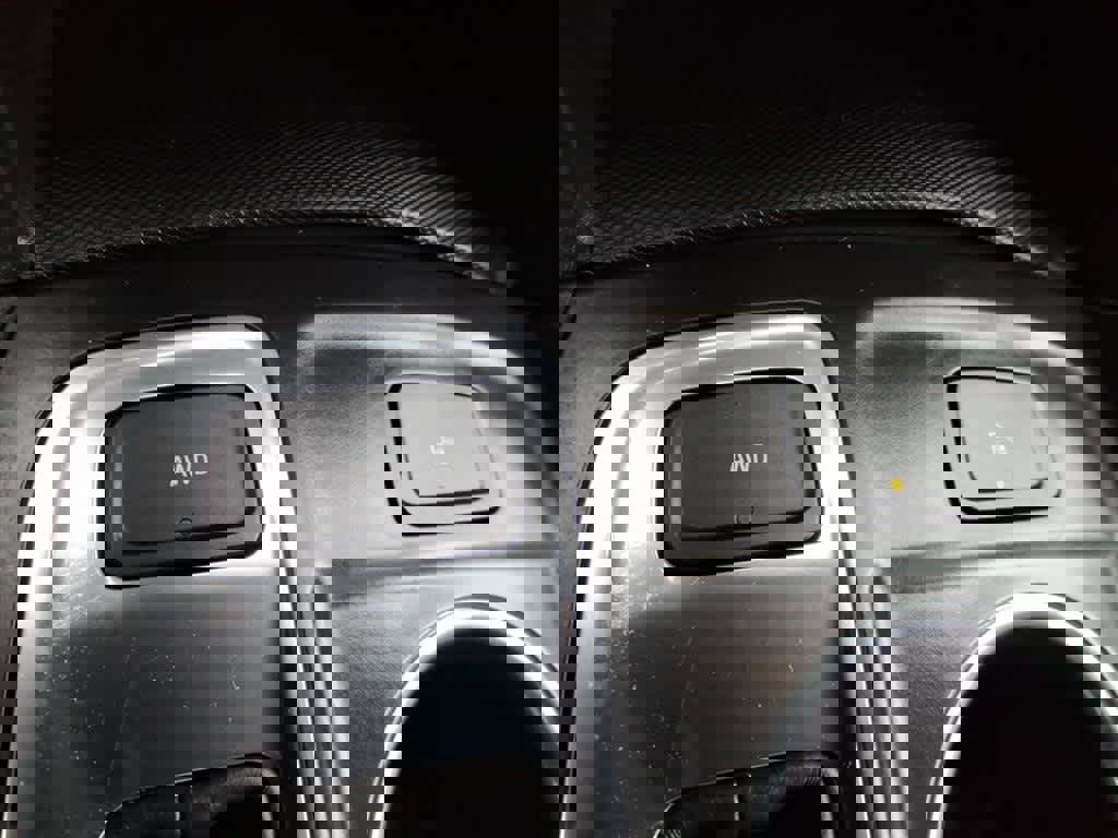 Used 2023 Chevrolet Equinox LT image 17