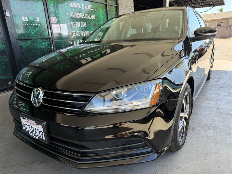 Used 2018 Volkswagen Jetta SE FWD image 3