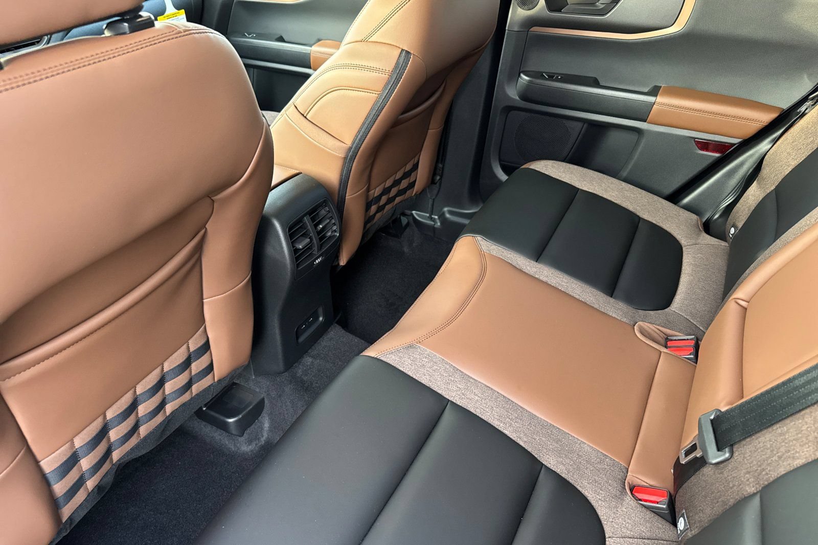 New 2026 Ford Bronco Sport Outer Banks w/ Outer Banks Tech Package+ AWD/4WD image 13