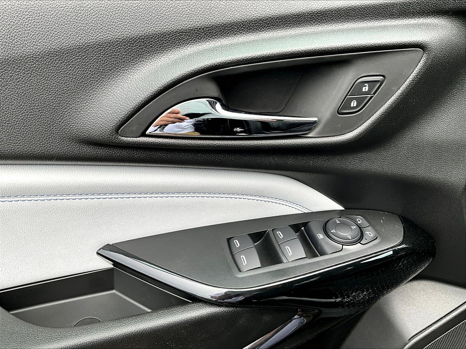 New 2026 Chevrolet Trax LT w/ LT Convenience Package FWD image 24
