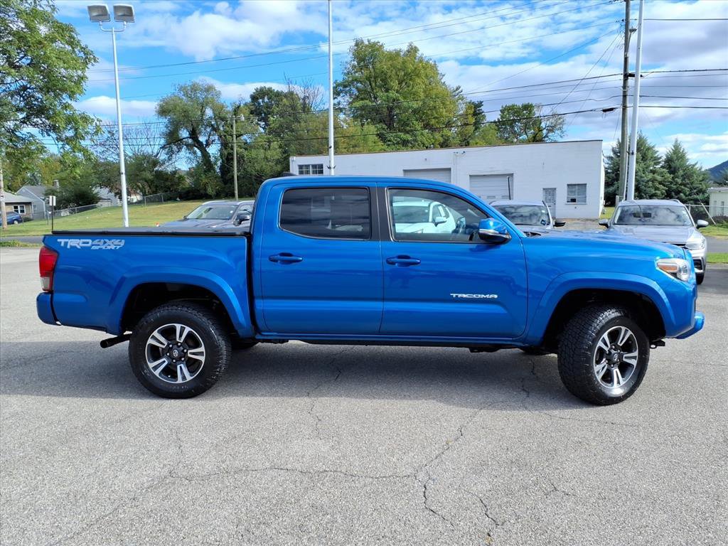 Used 2016 Toyota Tacoma TRD Sport w/ Towing Package AWD/4WD image 3