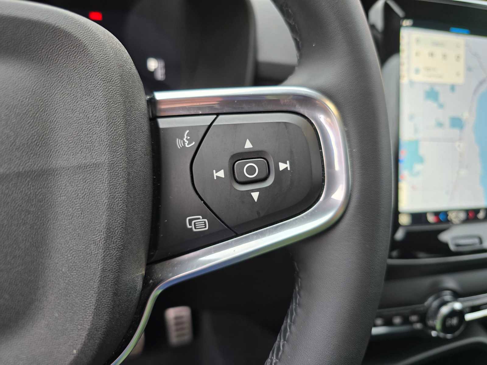 Certified 2022 Volvo XC40 P8 Recharge Ultimate image 40