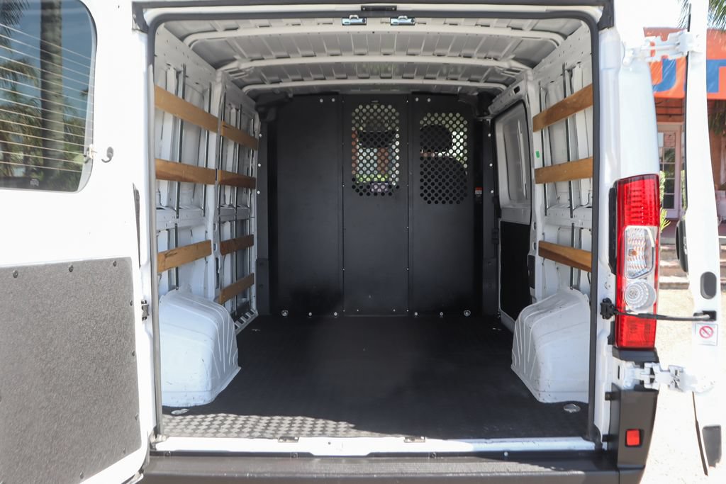 Used 2025 RAM ProMaster 2500 w/ U-Haul Equipment Group FWD image 8