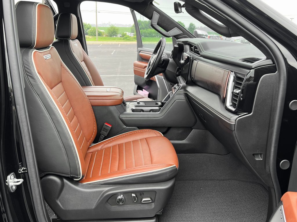 Used 2024 GMC Sierra 3500 Denali Ultimate image 26