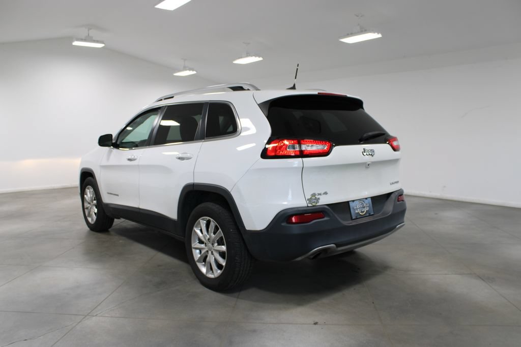 Used 2016 Jeep Cherokee Limited AWD/4WD image 7