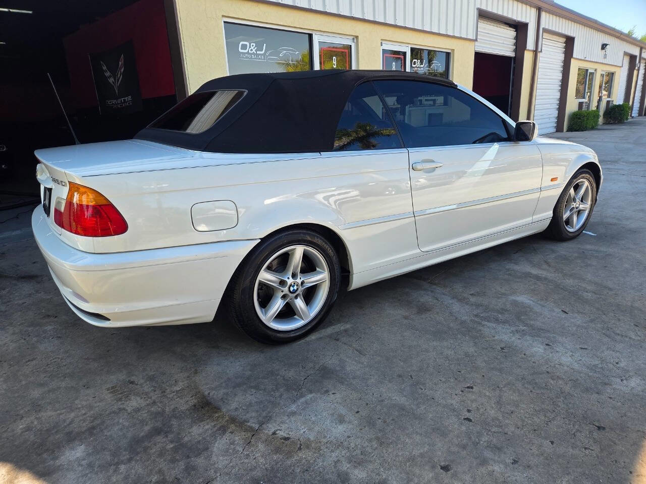 Used 2003 BMW 325Ci Convertible image 6