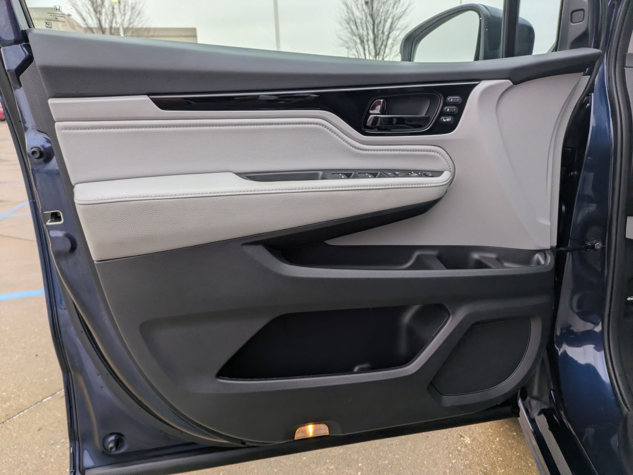 Certified 2024 Honda Odyssey Touring image 11