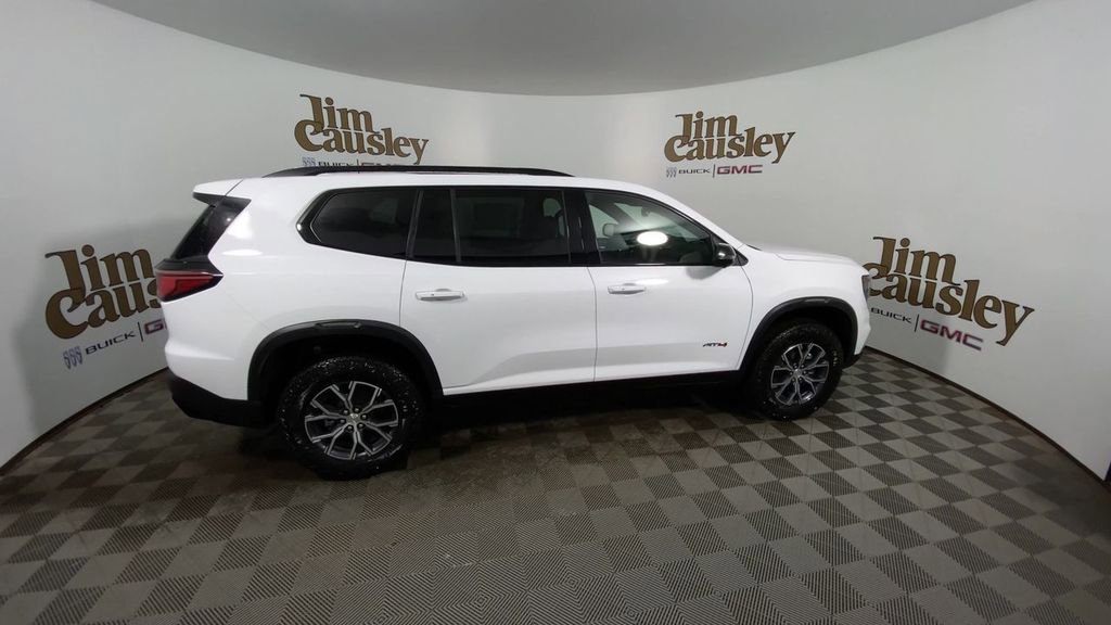 Used 2025 GMC Acadia AT4 w/ Luxury Package image 9