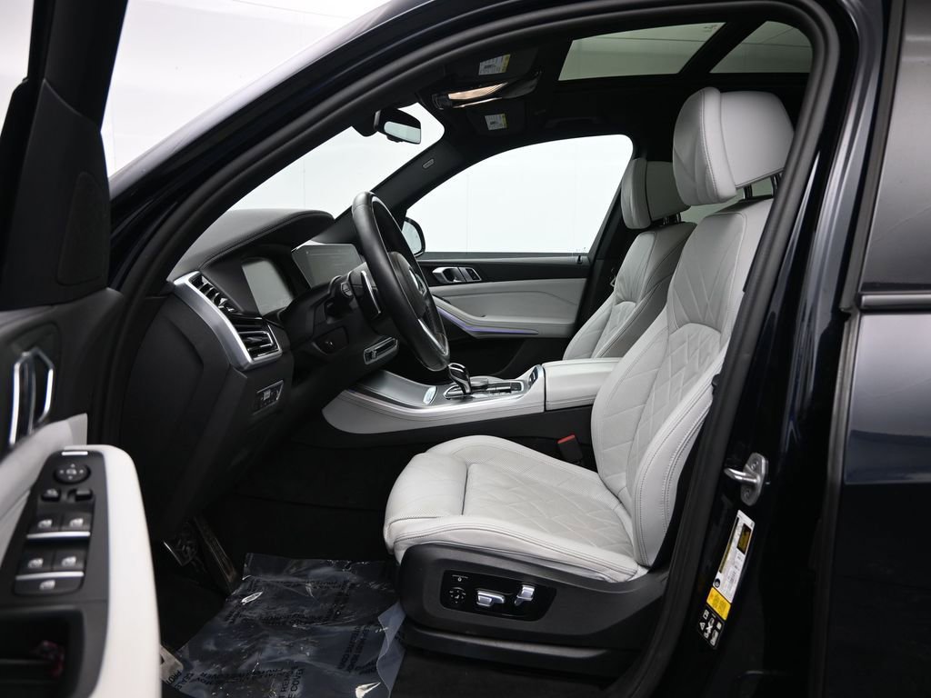 Used 2023 BMW X5 xDrive40i w/ M Sport Package image 28