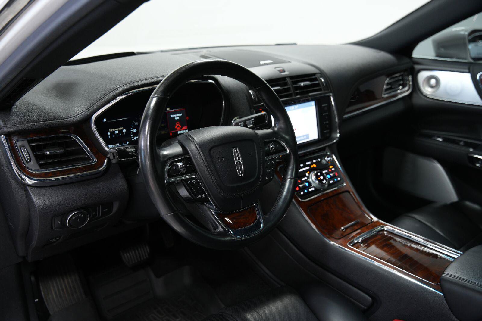 Used 2019 Lincoln Continental Reserve AWD/4WD image 40