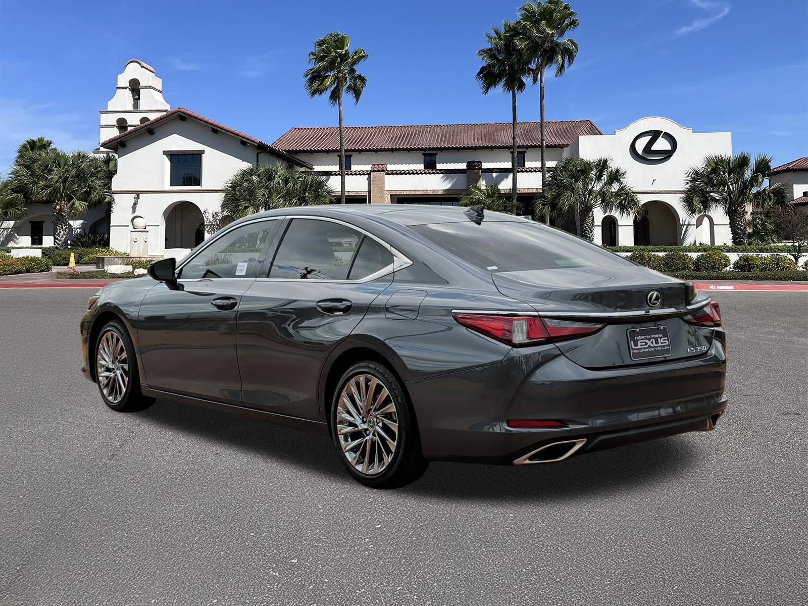 Used 2024 Lexus ES 350 w/ Technology Package FWD image 4
