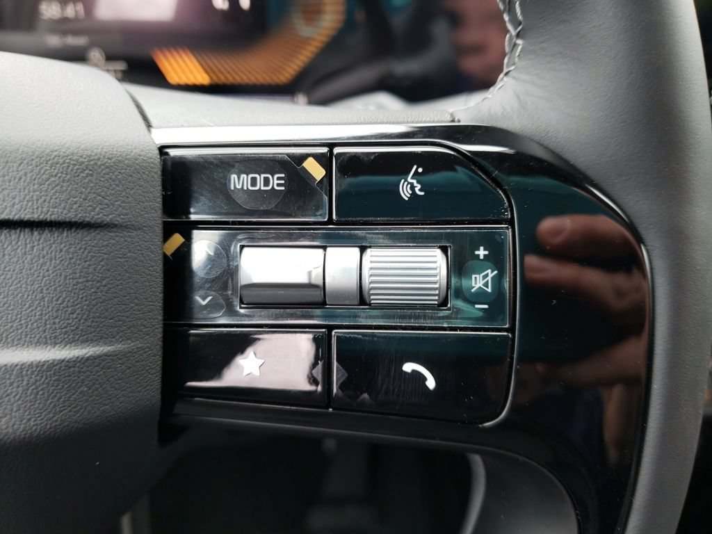 New 2026 Kia Sorento LX FWD image 12