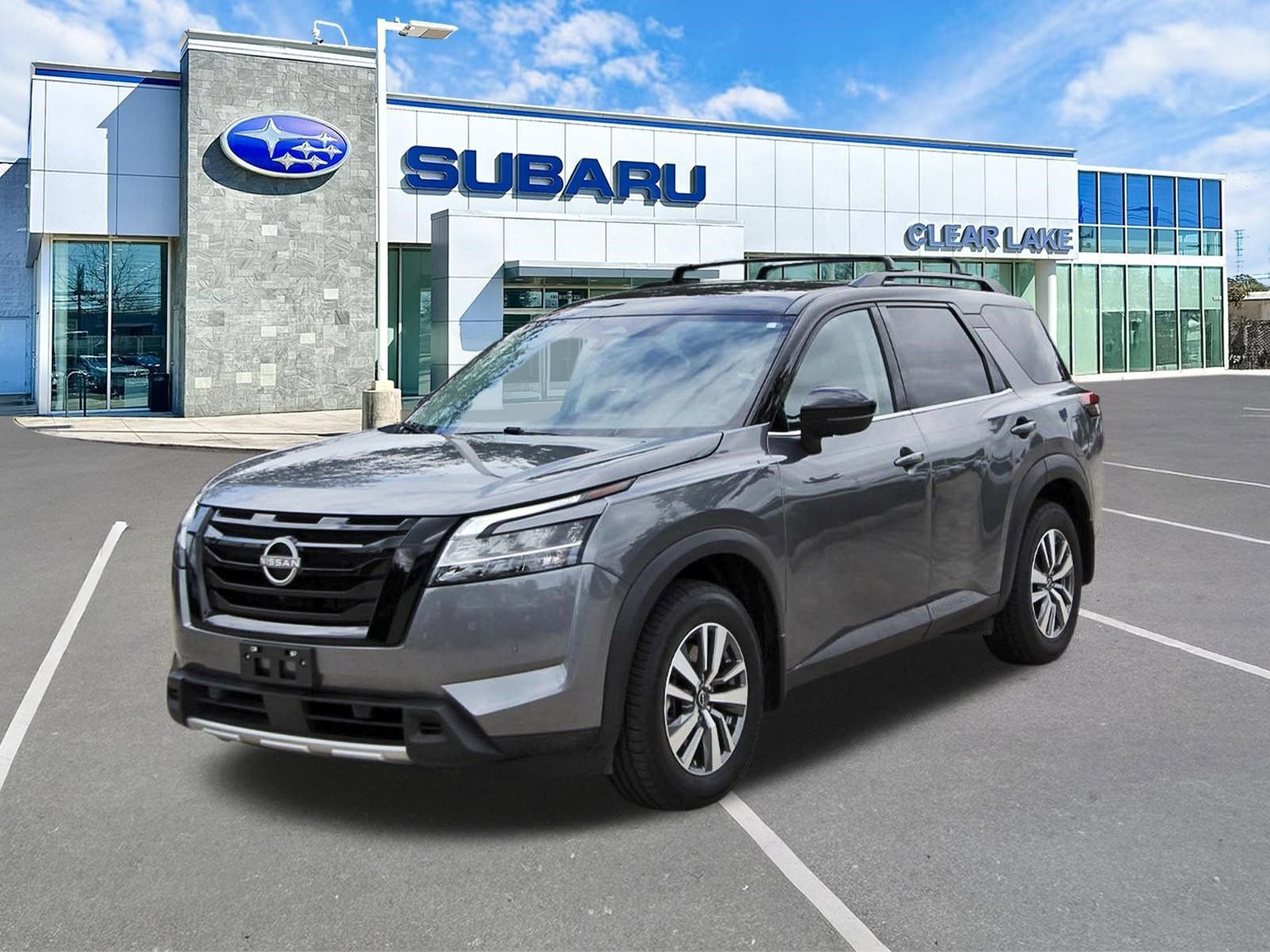 Used 2024 Nissan Pathfinder SL FWD image 3
