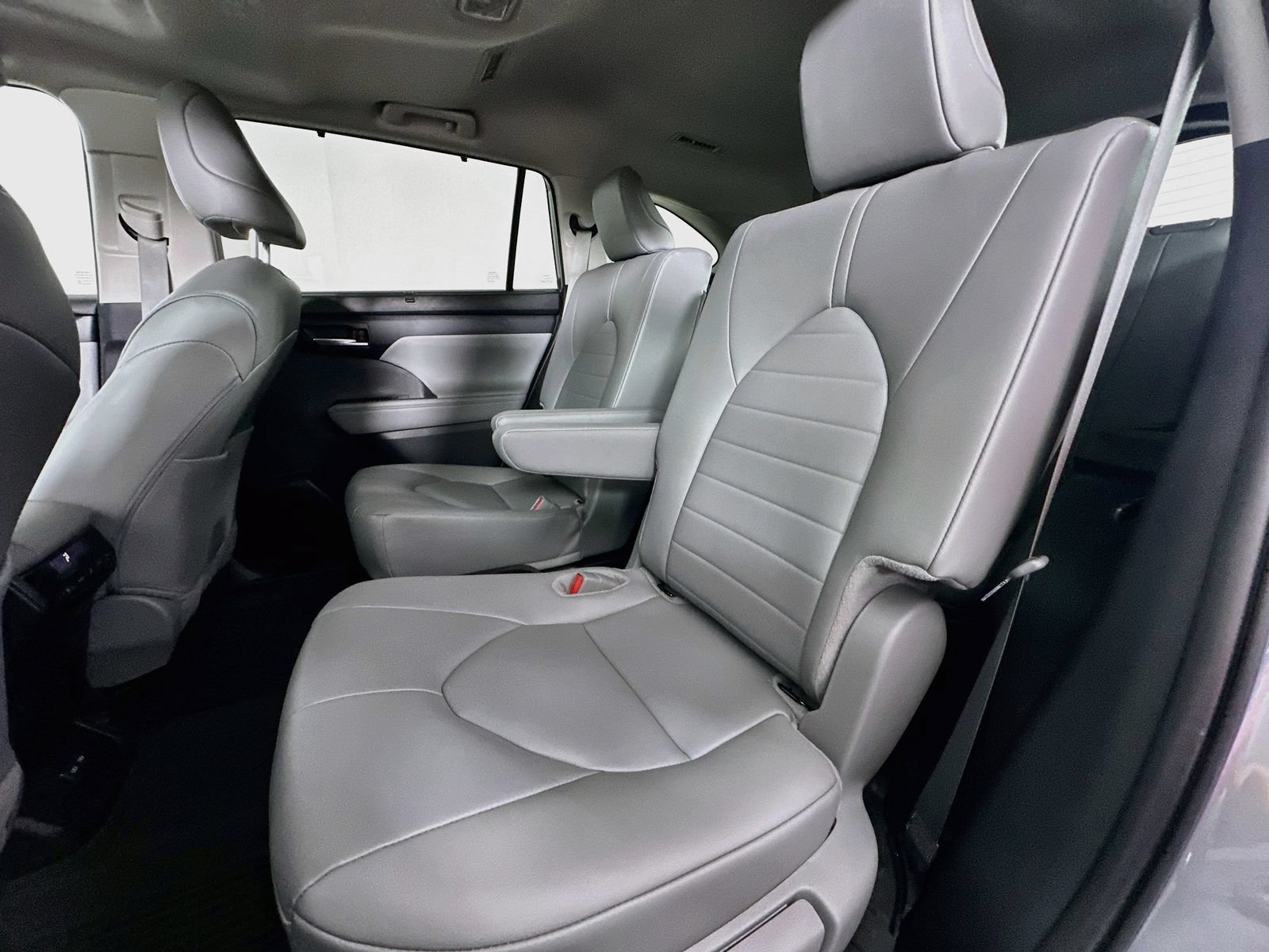 Certified 2026 Toyota Highlander XLE AWD/4WD image 25