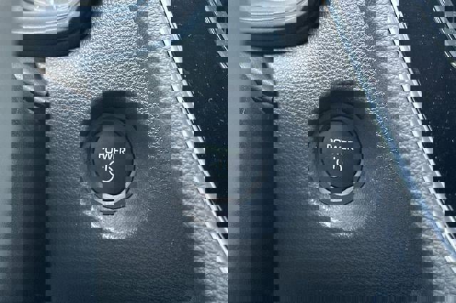 Used 2024 Toyota Corolla Cross SE AWD/4WD image 27