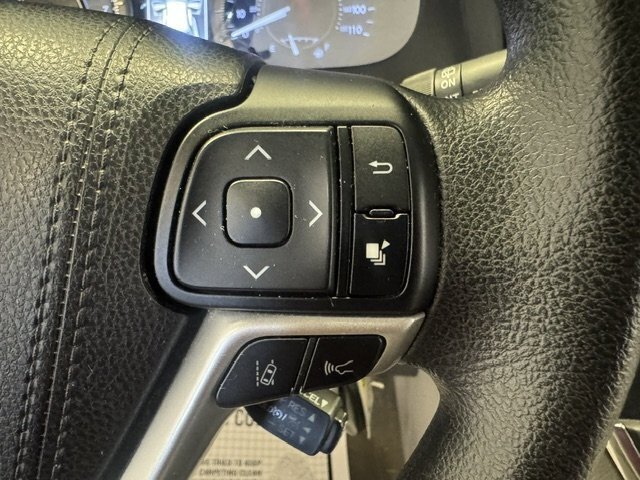 Used 2018 Toyota Sienna LE w/ Carpet Mat Package FWD image 14