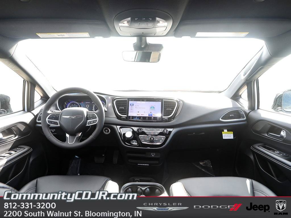 New 2026 Chrysler Voyager LX FWD image 21