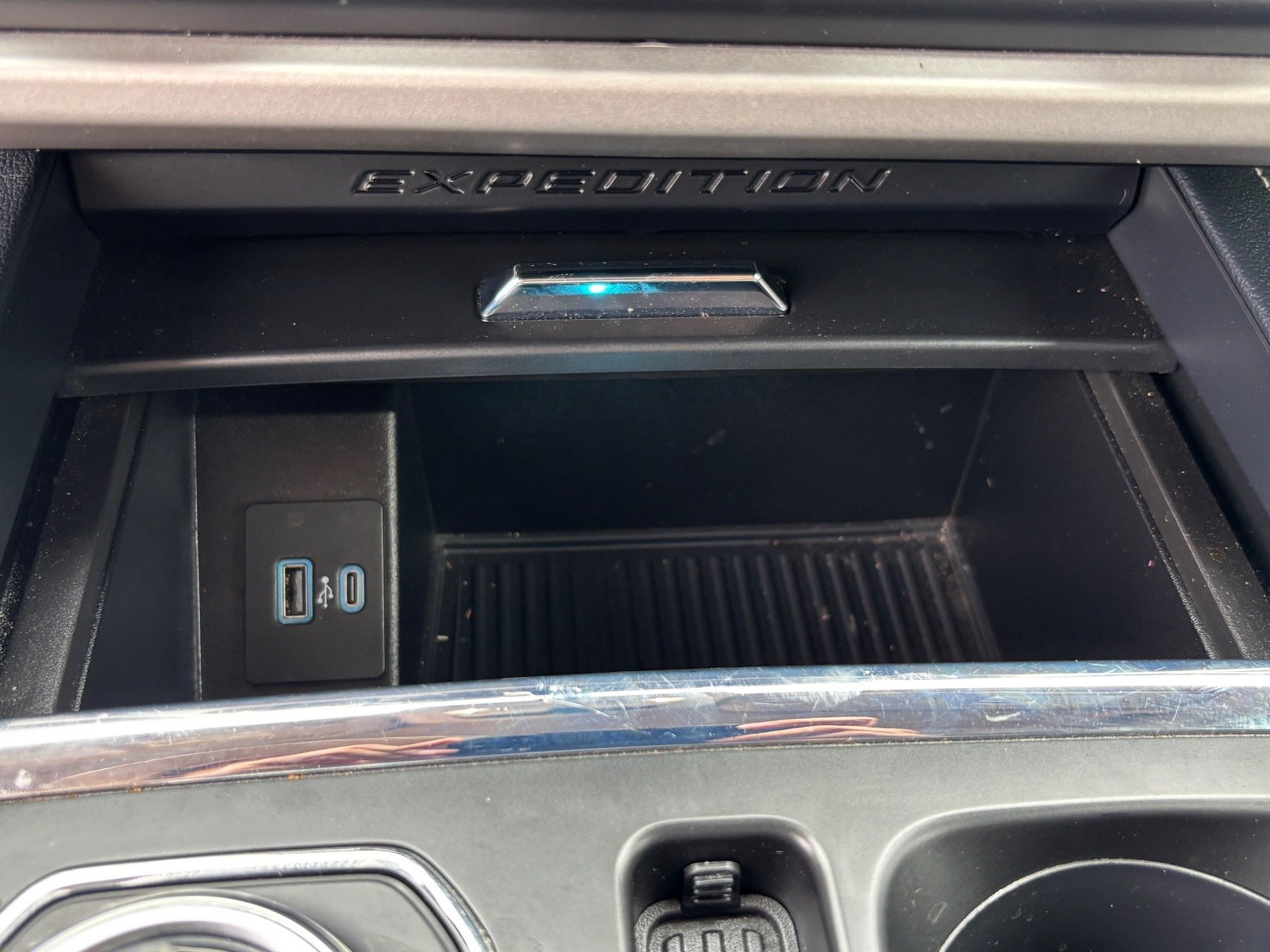 Used 2023 Ford Expedition XLT RWD image 15