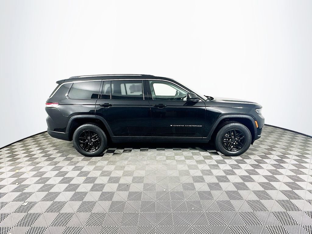 Certified 2023 Jeep Grand Cherokee L Laredo image 13