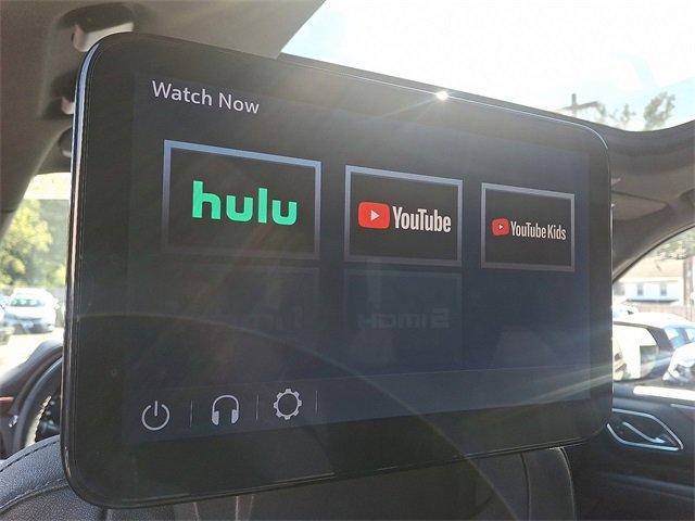 Used 2023 Chevrolet Suburban High Country image 13