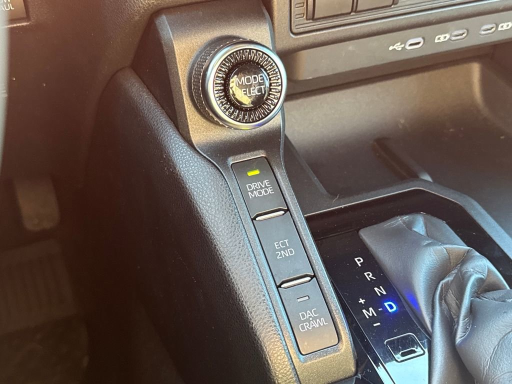 Used 2025 Toyota Land Cruiser image 24