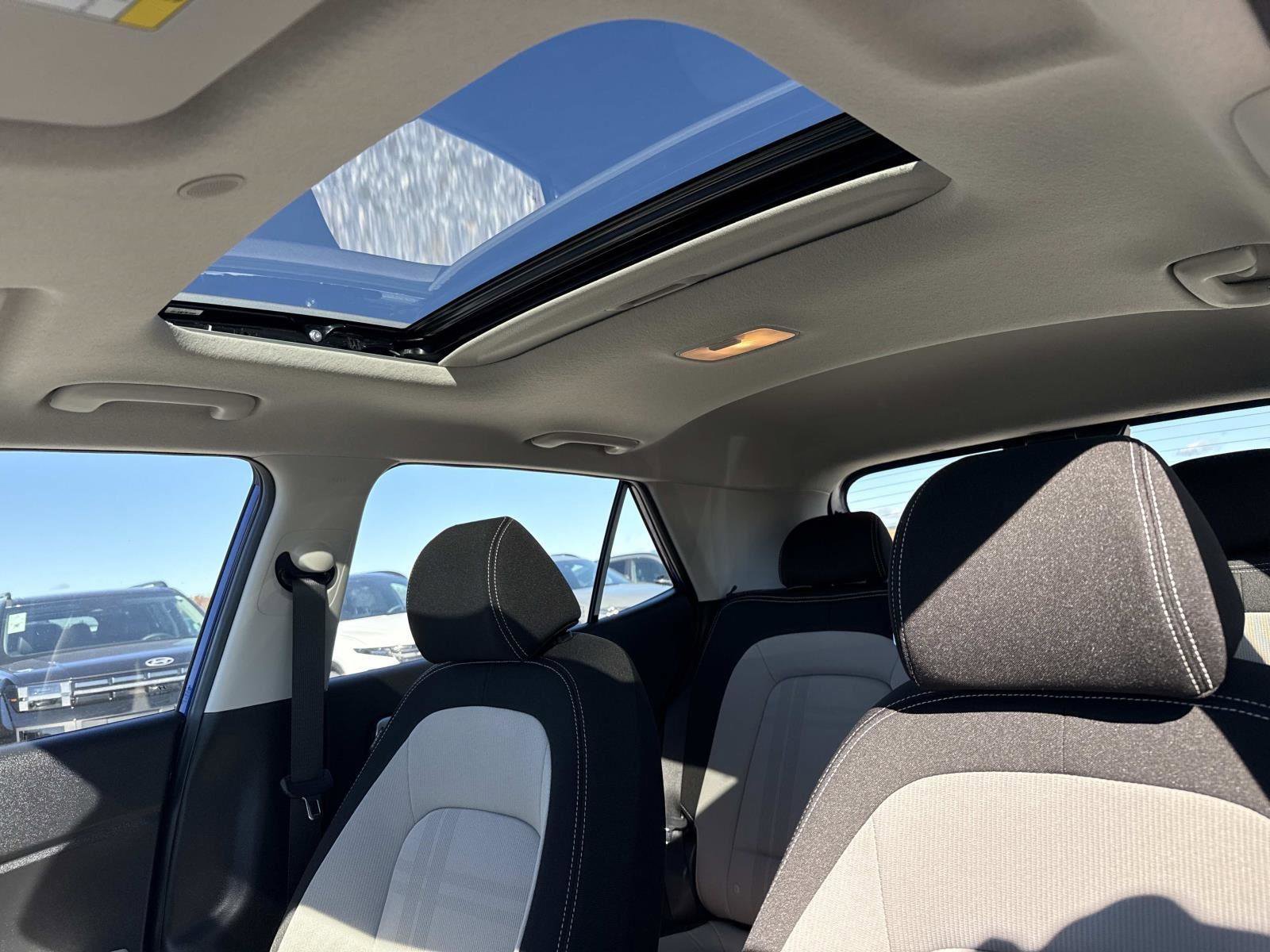 New 2026 Hyundai Venue SEL FWD image 3