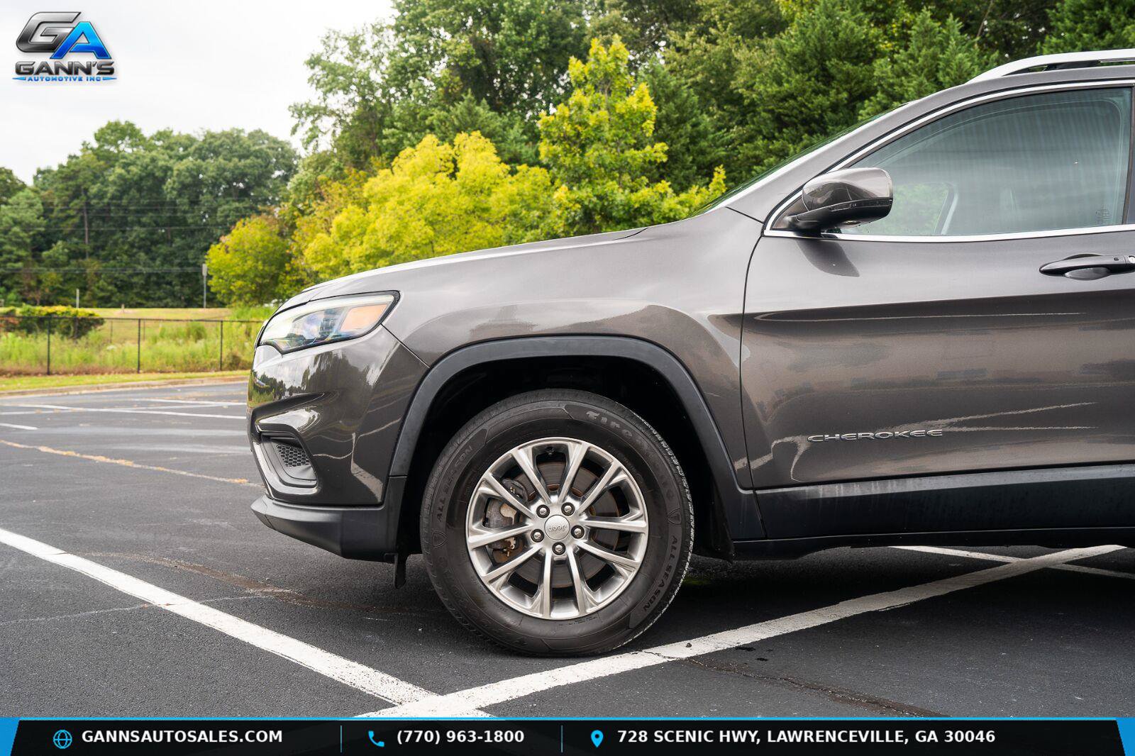 Used 2019 Jeep Cherokee Latitude Plus w/ Comfort/Convenience Group AWD/4WD image 3