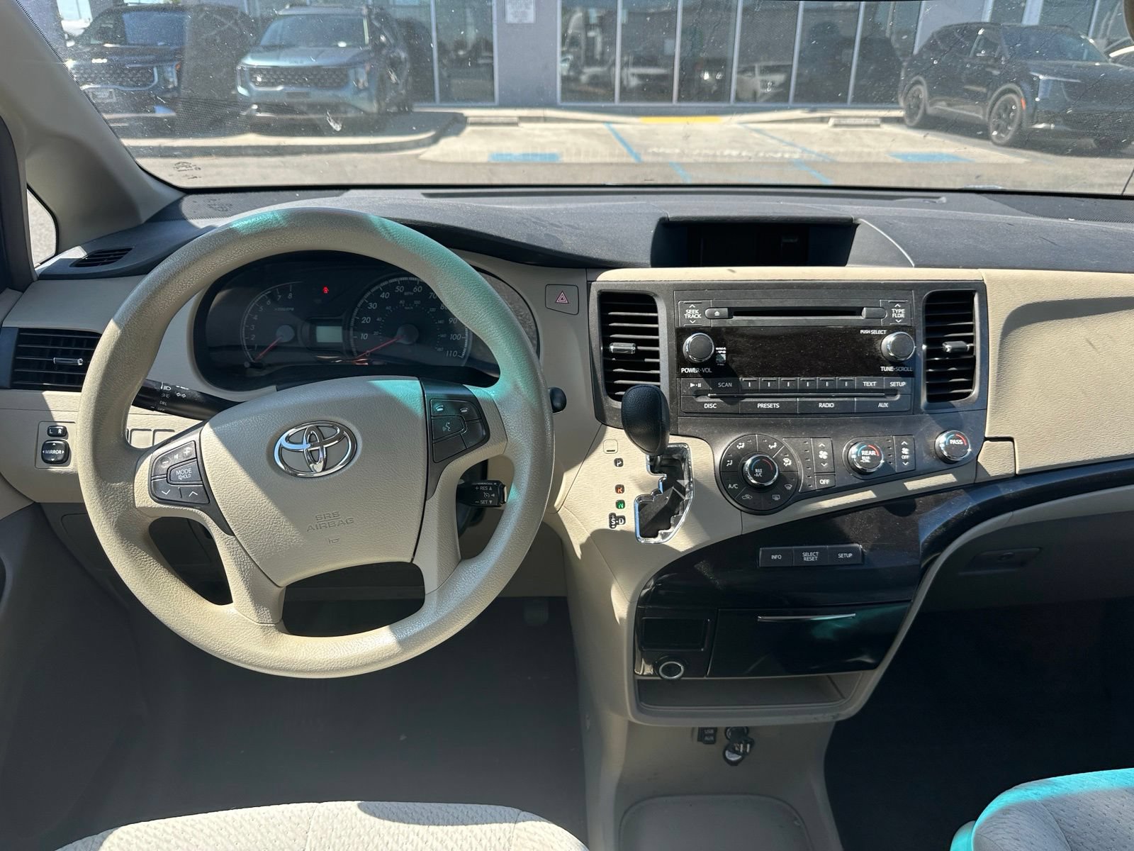 Used 2012 Toyota Sienna LE FWD image 6