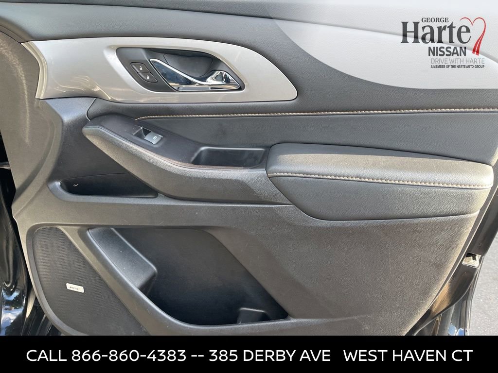 Used 2019 Chevrolet Traverse LT w/ LT Premium Package AWD/4WD image 16