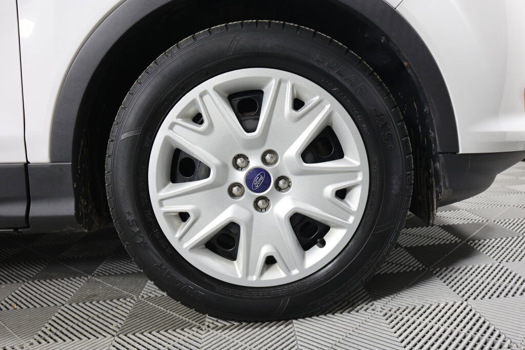 Used 2015 Ford Escape S image 2