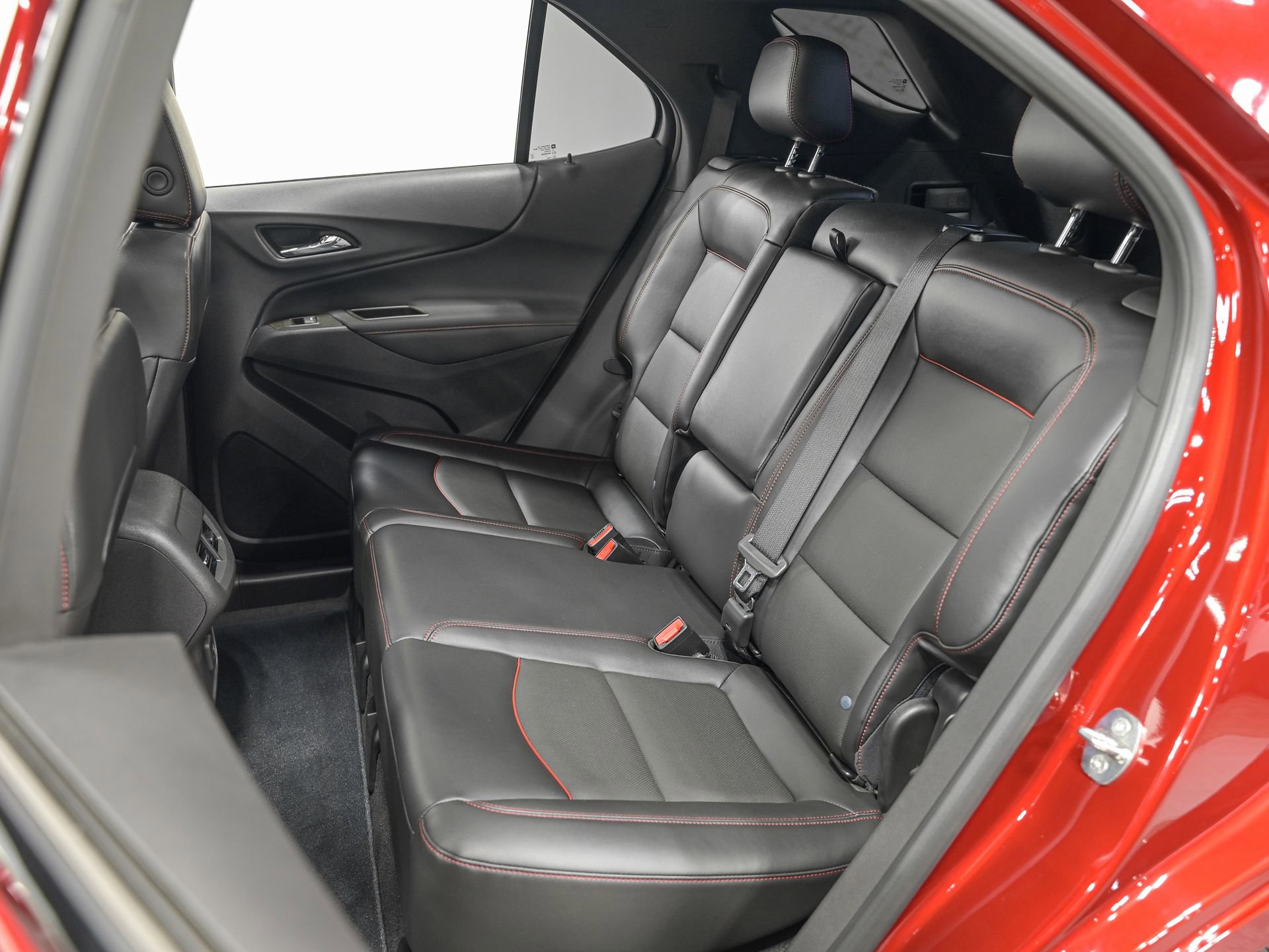 Used 2023 Chevrolet Equinox RS w/ RS Leather Package image 28