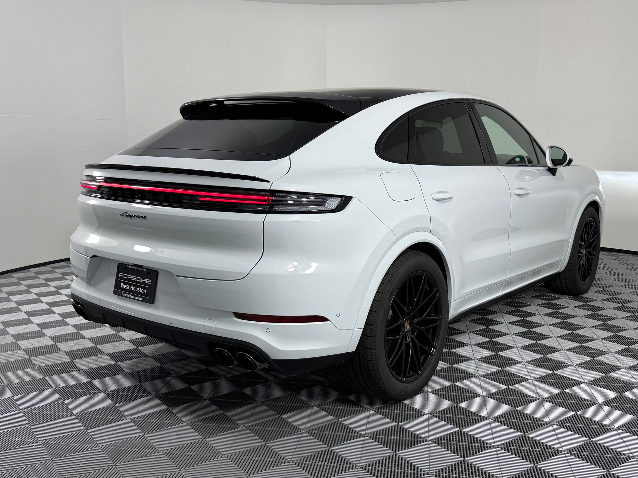 New 2026 Porsche Cayenne Coupe image 9