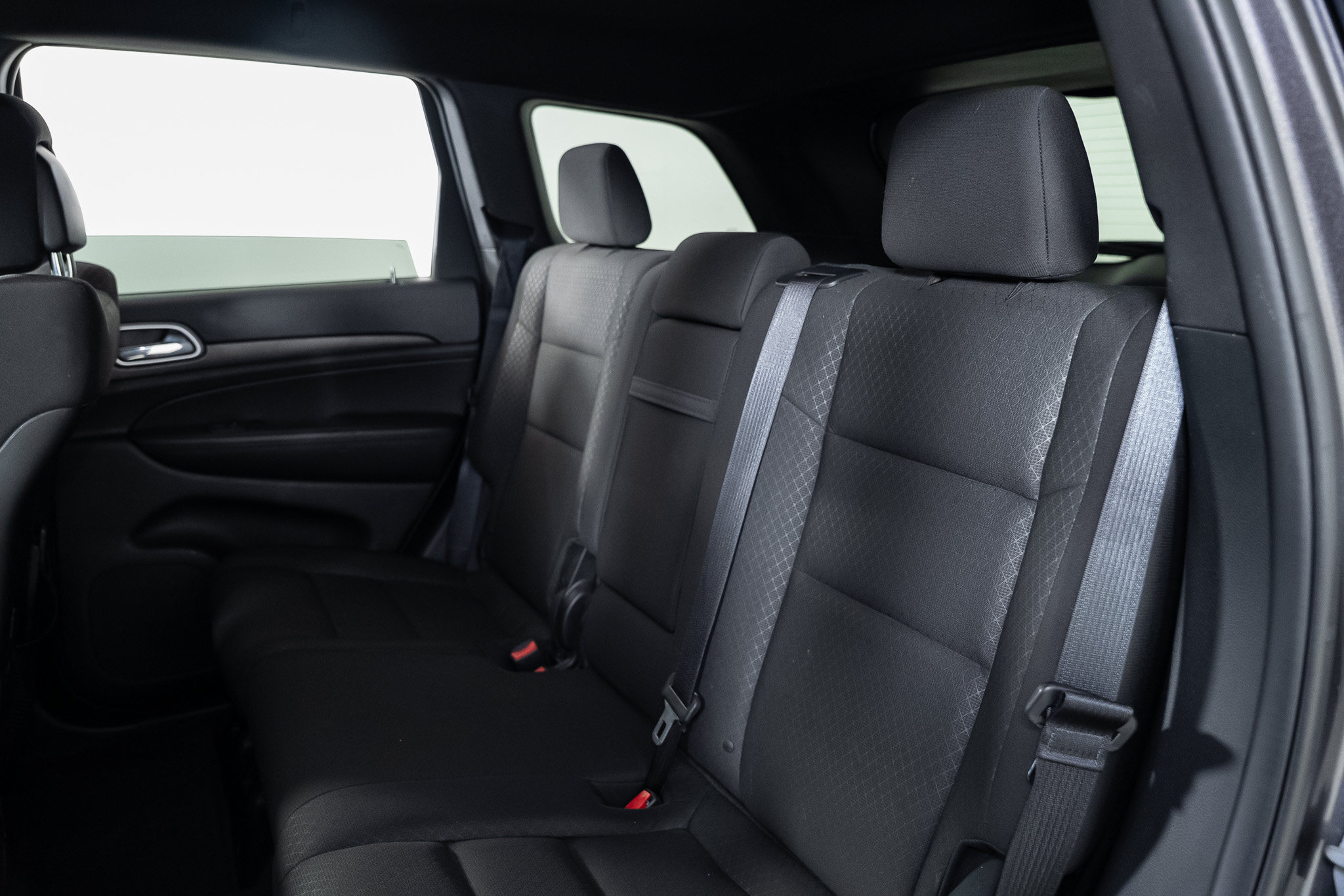 Used 2018 Jeep Grand Cherokee Laredo RWD image 23