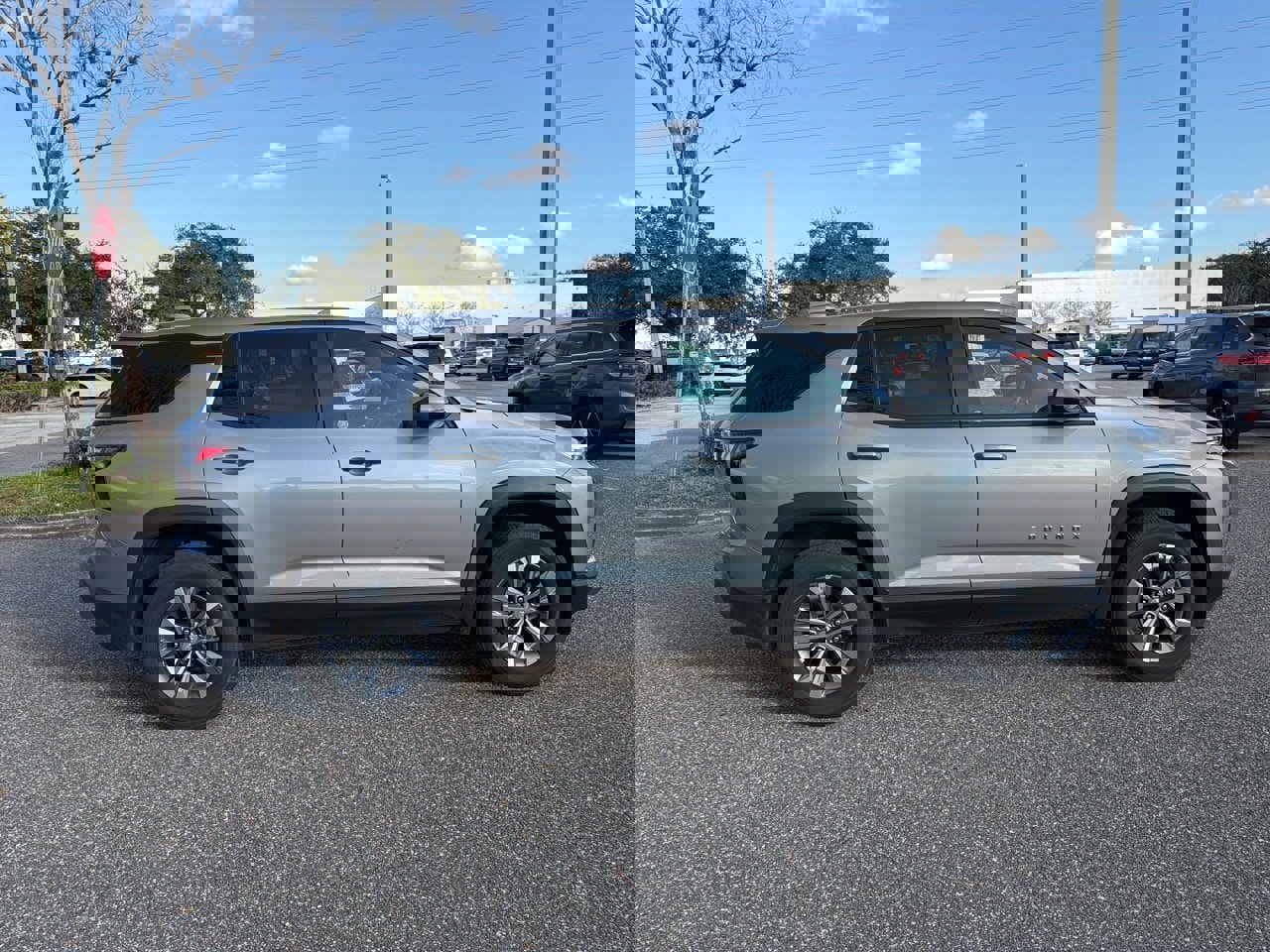 Used 2025 Chevrolet Equinox LT image 6