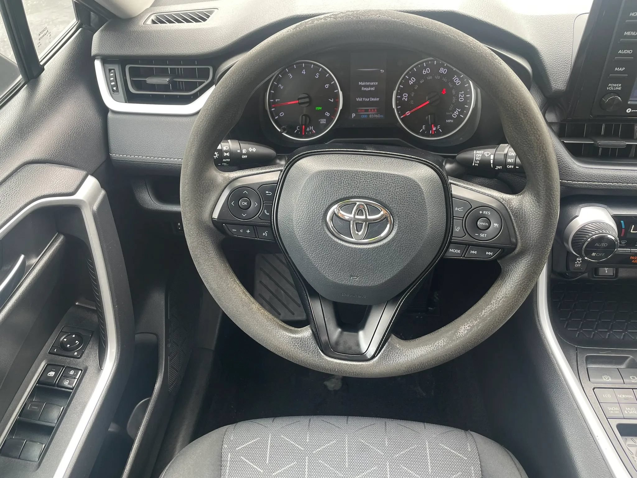 Used 2021 Toyota RAV4 XLE AWD/4WD image 11
