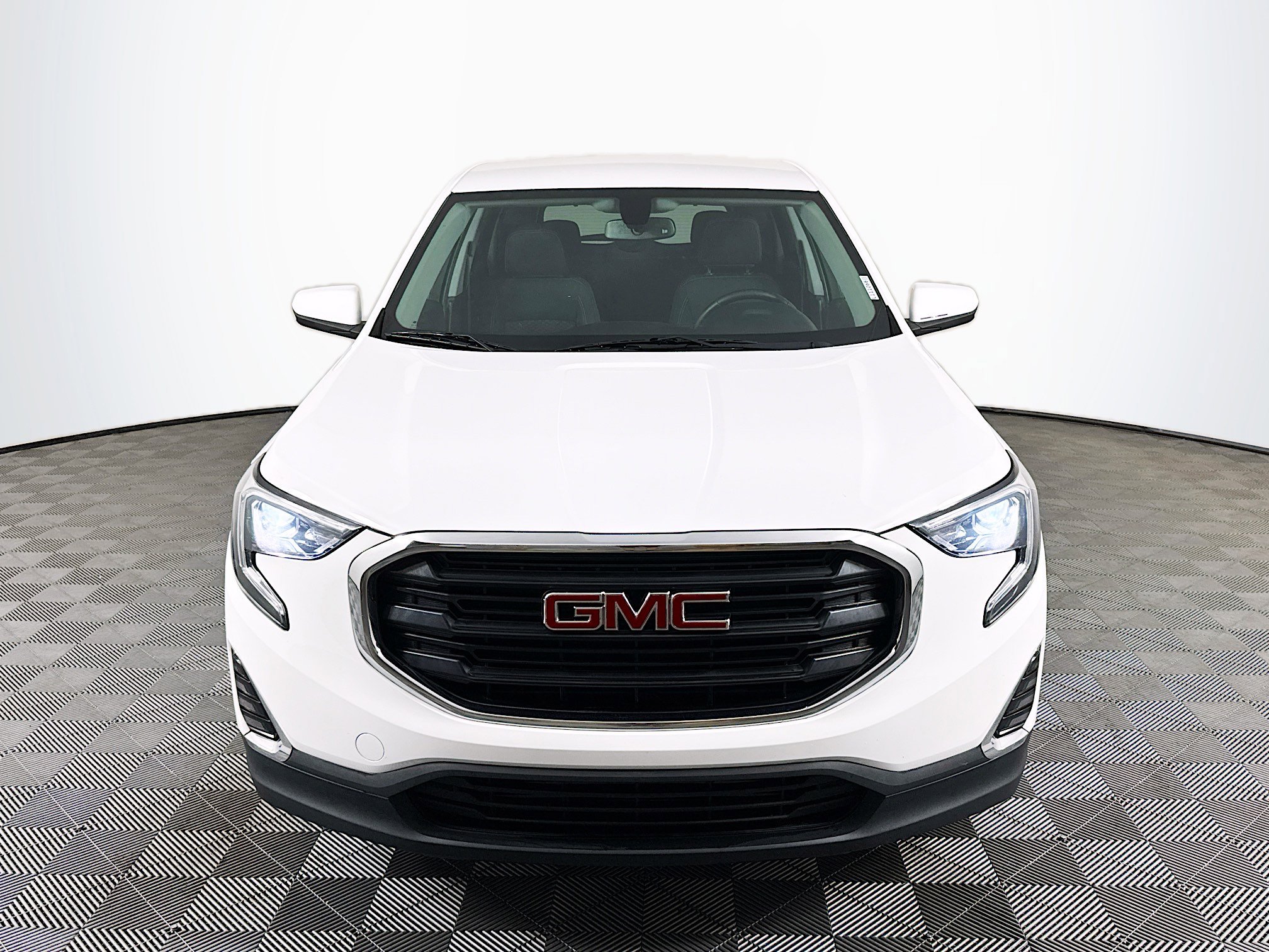 Used 2019 GMC Terrain SLE image 2