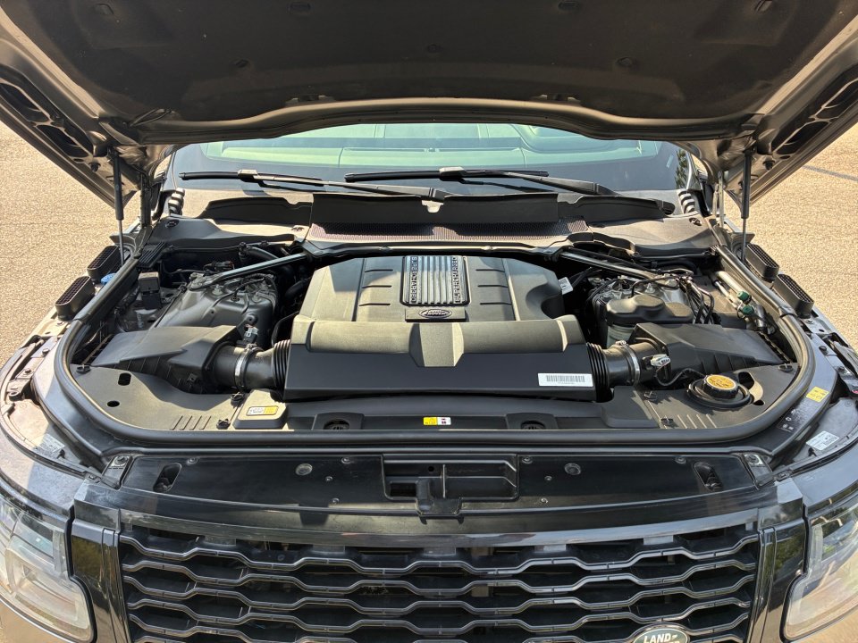 Used 2019 Land Rover Range Rover Supercharged AWD/4WD image 16