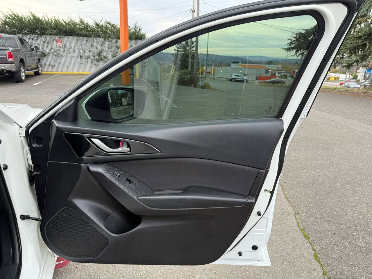 Used 2015 MAZDA MAZDA3 i Sport image 15