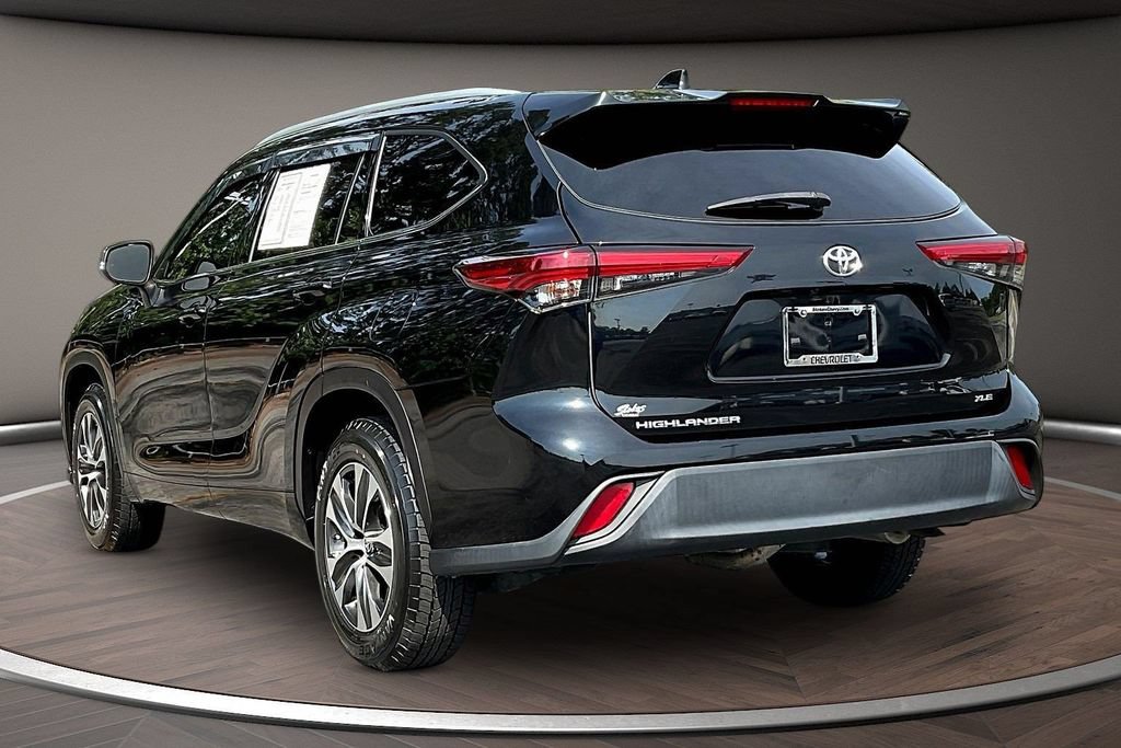 Used 2022 Toyota Highlander XLE FWD image 5