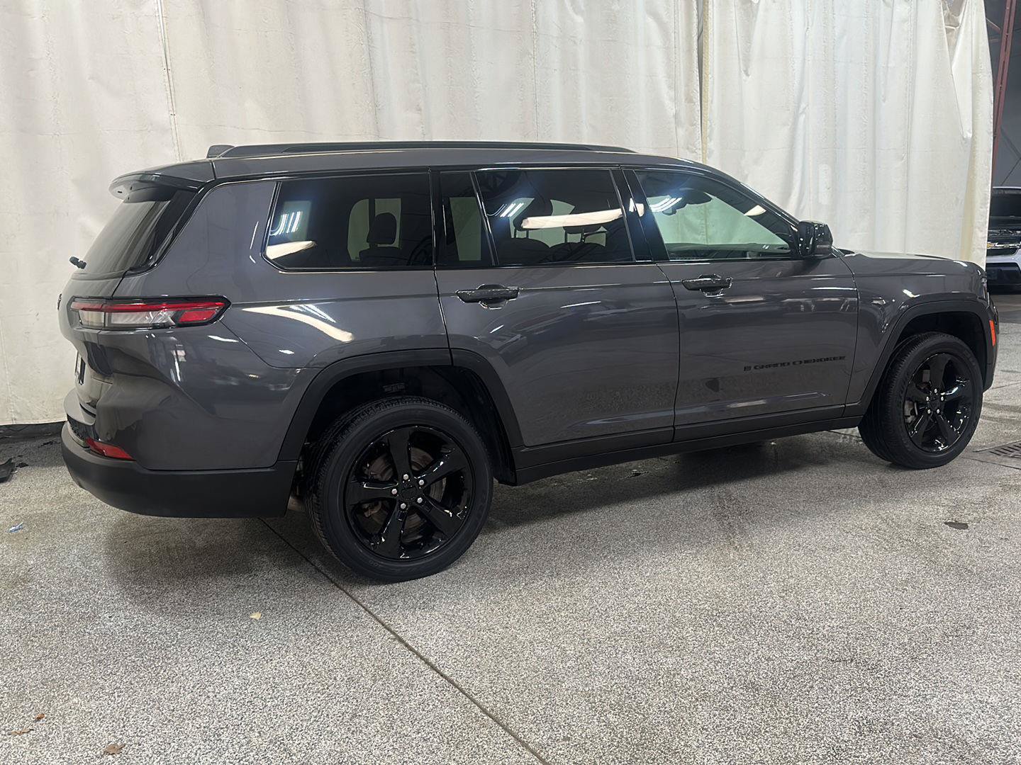 Certified 2024 Jeep Grand Cherokee L Altitude AWD/4WD image 5