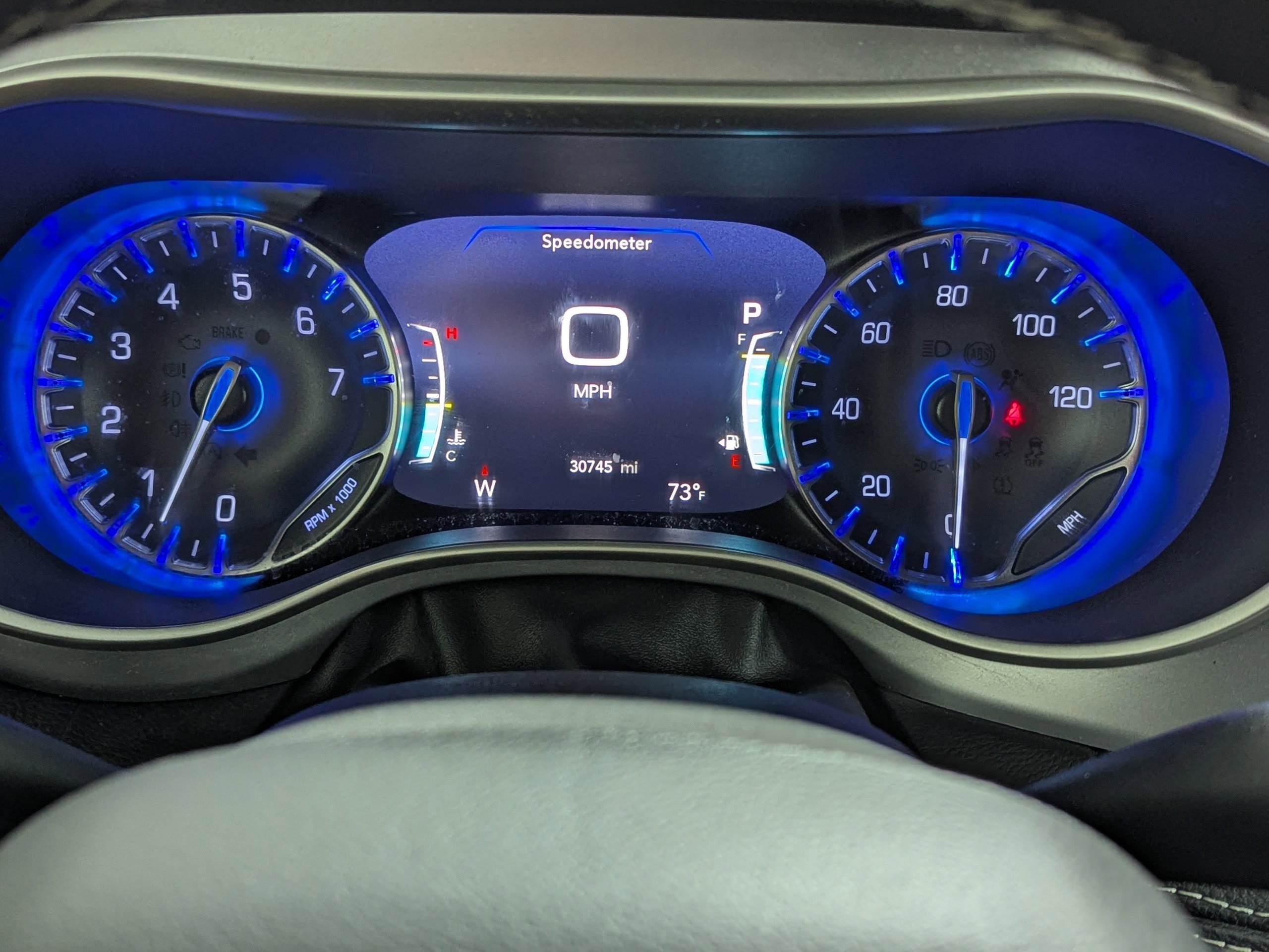 Used 2022 Chrysler Pacifica Touring-L w/ Uconnect Theater Family Group image 18