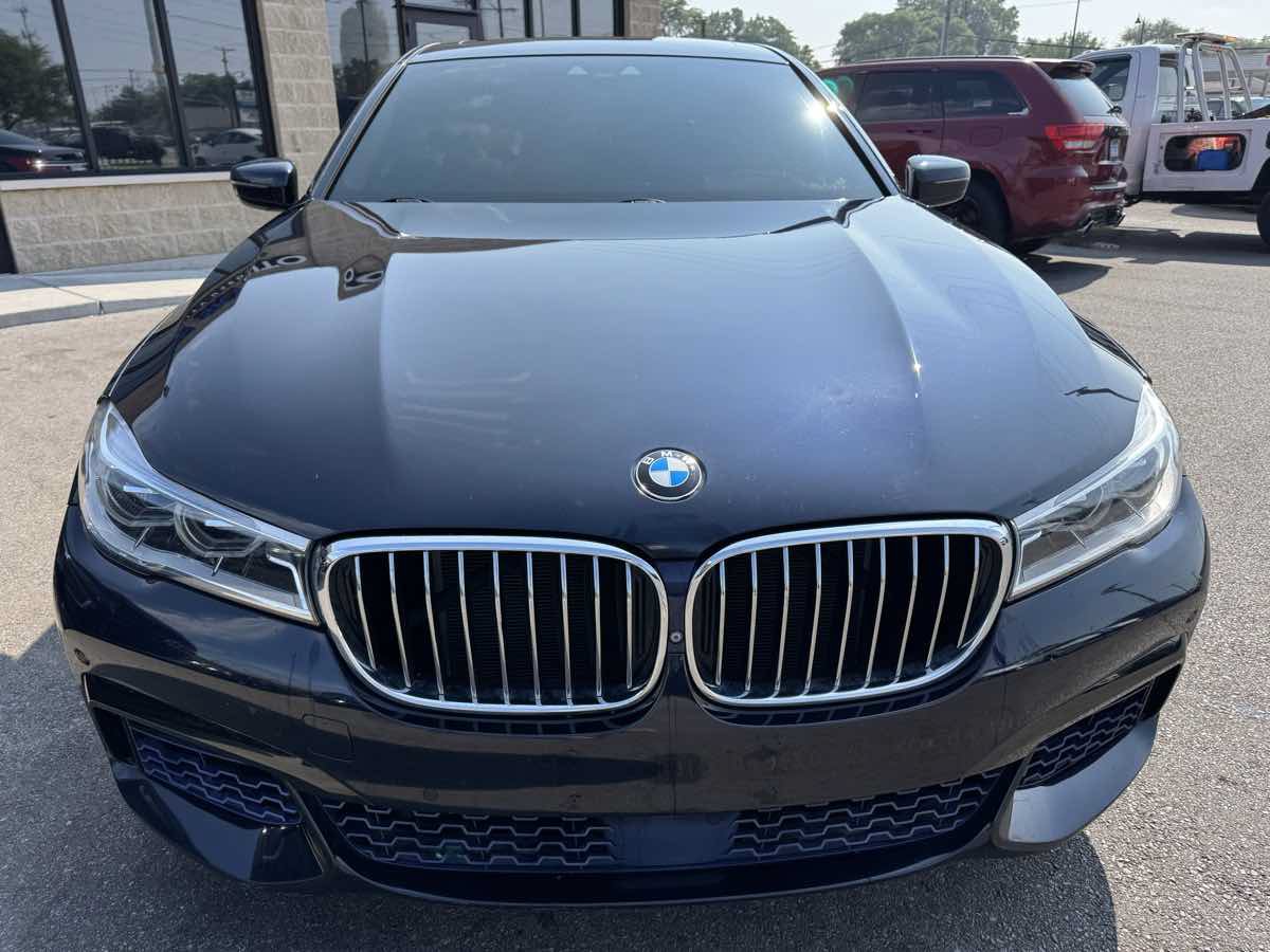 Used 2016 BMW 750i xDrive AWD/4WD image 2