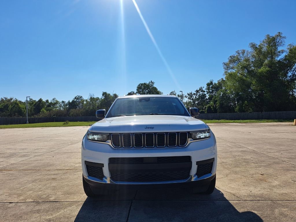 Used 2023 Jeep Grand Cherokee L Laredo image 2