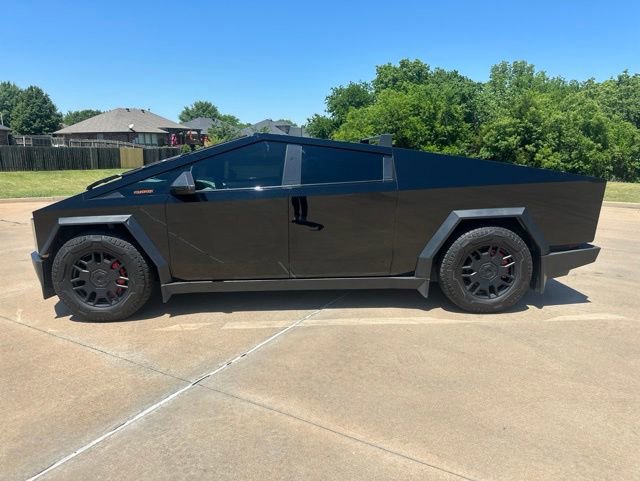 Used 2024 Tesla Cybertruck Cyberbeast AWD/4WD image 2