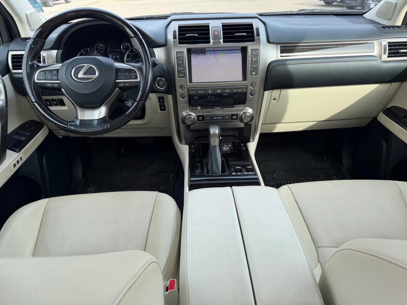 Used 2020 Lexus GX 460 Premium w/ Premium Package image 12