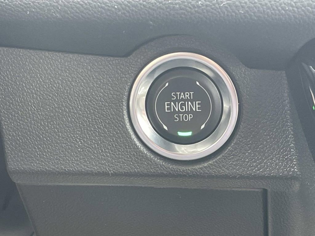 Used 2024 Chevrolet Traverse LT w/ Midnight/Sport Edition image 25